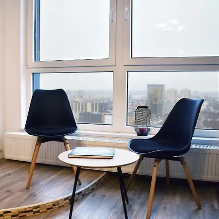 Aura Sky By Renters 华沙