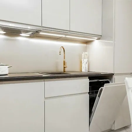 Aura Sky By Renters * ワルシャワ