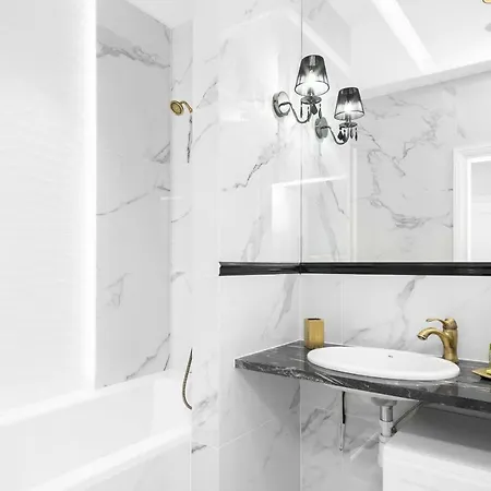 Aura Sky By Renters アパート ワルシャワ