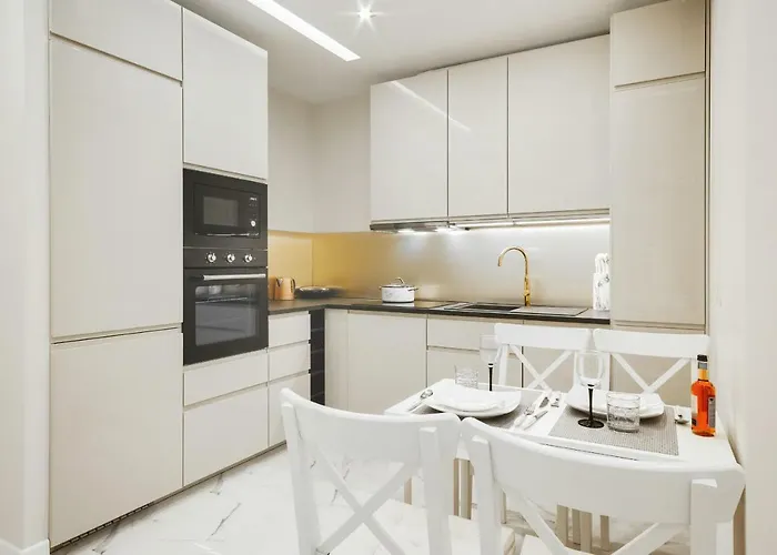 Aura Sky By Renters Apartman