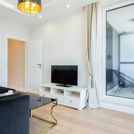 Aura Sky By Renters Апартаменты Варшава