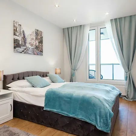 Aura Sky By Renters Апартаменты Варшава